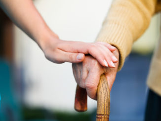 Máte ve své rodině postiženého demencí či Alzheimerovou chorobou? Dopřejte mu potřebnou péči!